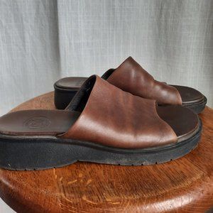 90s brown leather slides